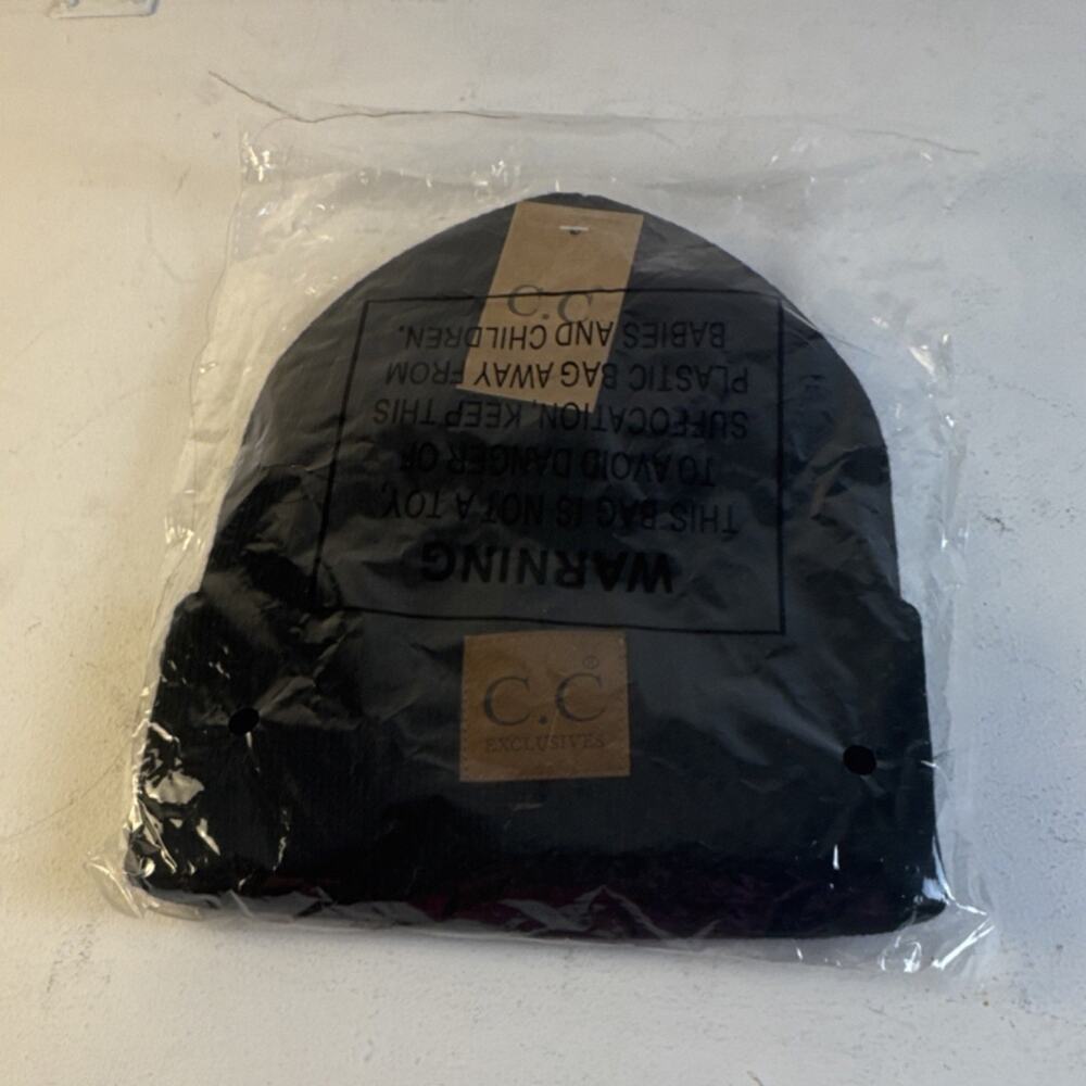 (9013)C.C Exclusives‎ Black Solid Knit Beanie Hat Classic Style Men’s One Size